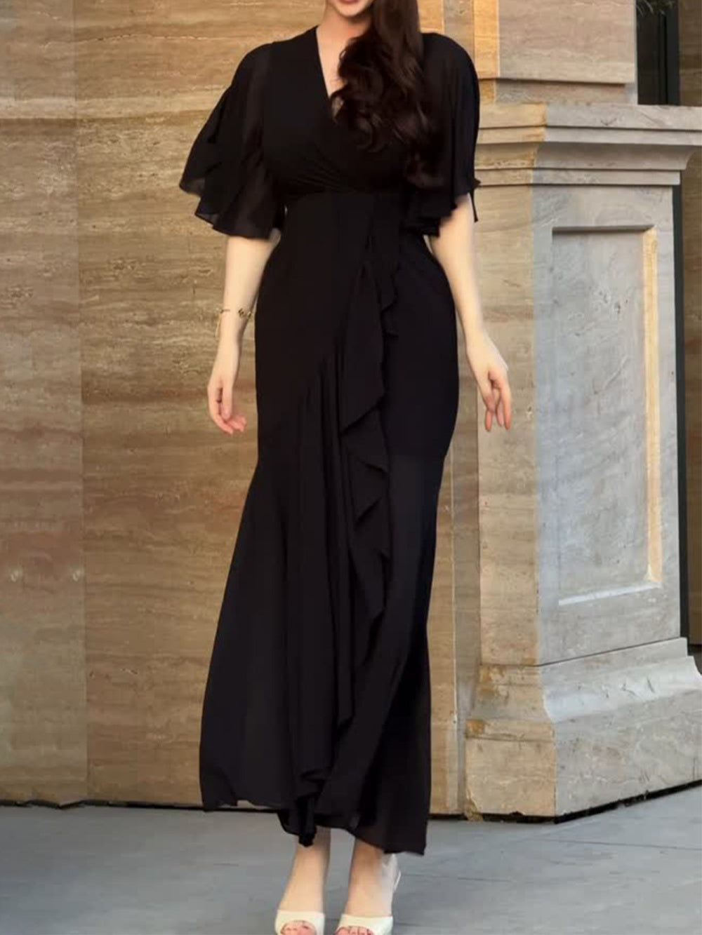 Emmie| Robe imprimée à manches trompette et décolleté en V rétro