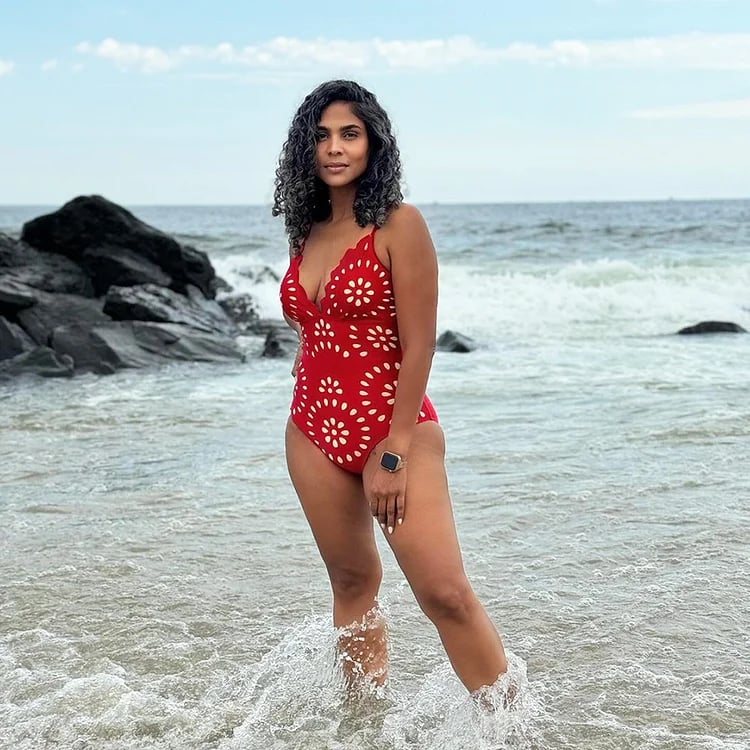 EVA|  Maillot de bain en deux pièces découpé au laser avec fleurs