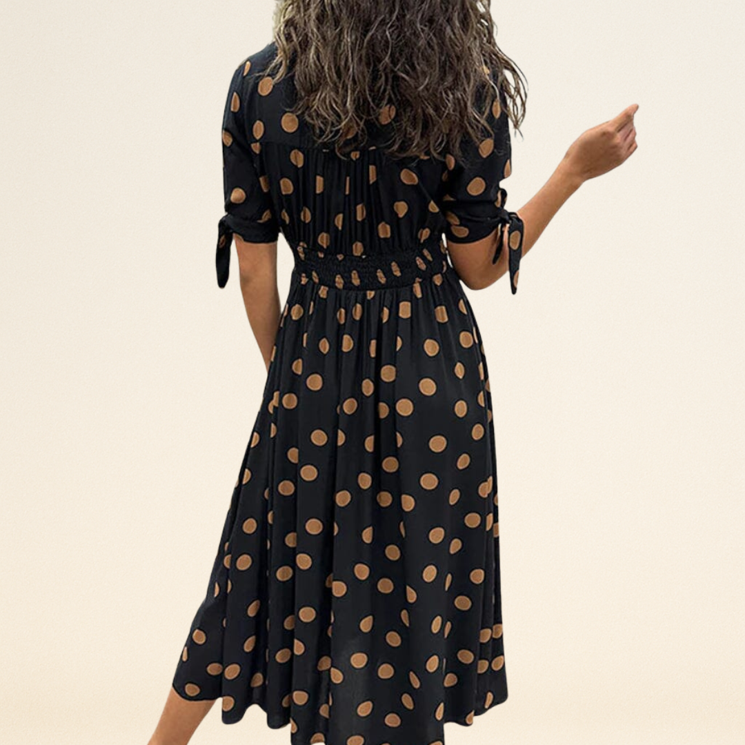 Fania – Robe à Pois et Décolleté en V