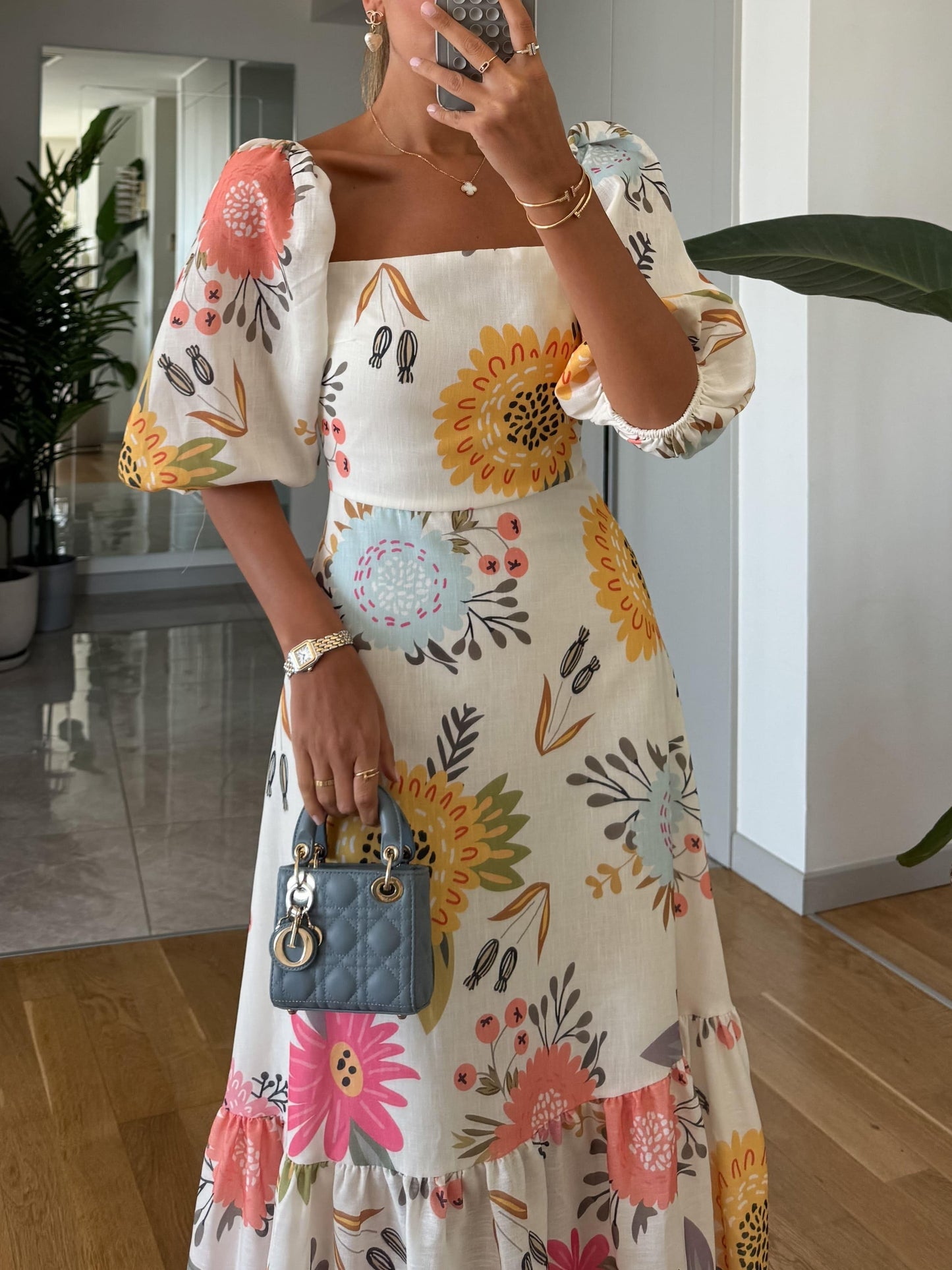 Mia| Robe Midi à Imprimé Floral avec Col Carré et Manches Bouffantes