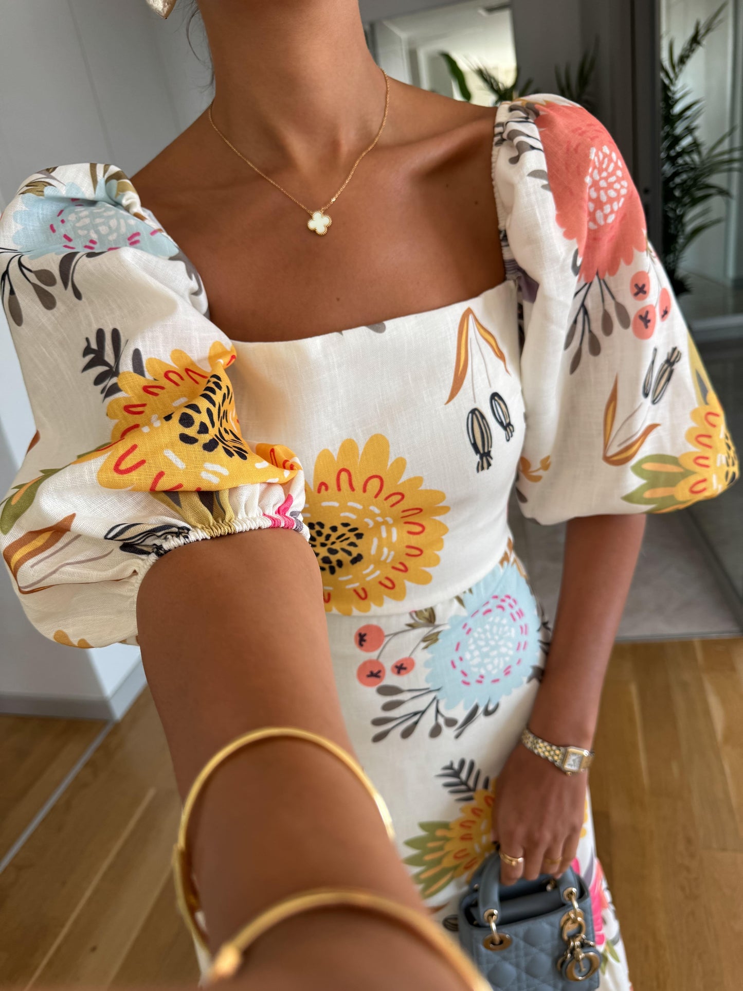 Mia| Robe Midi à Imprimé Floral avec Col Carré et Manches Bouffantes