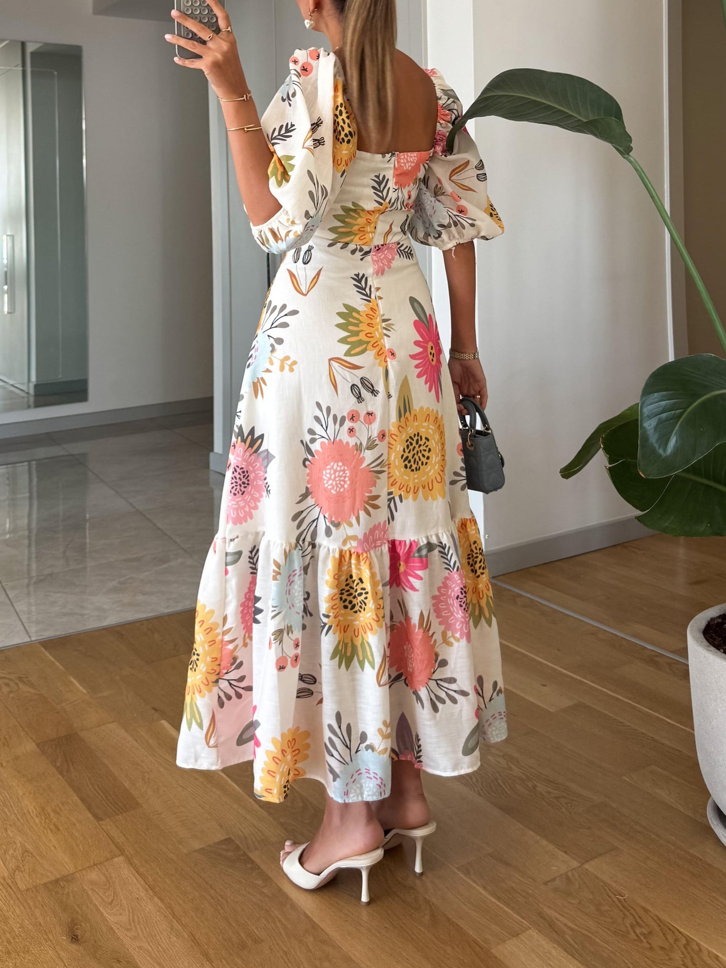 Mia| Robe Midi à Imprimé Floral avec Col Carré et Manches Bouffantes